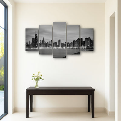 AUTO-MOCKUP ROOM | Grayscale Chicago Skyline