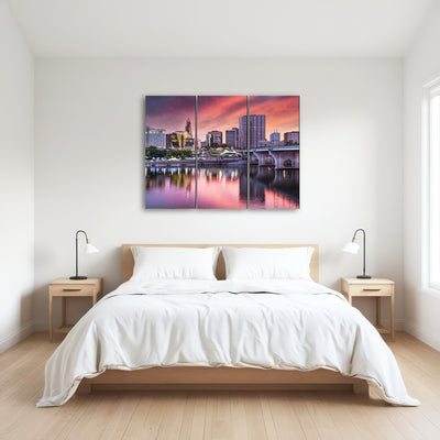 AUTO-MOCKUP ROOM | Hartford Skyline