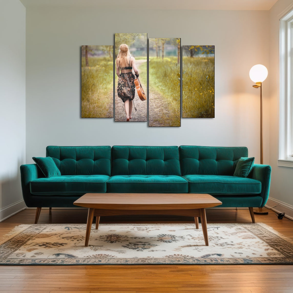 AUTO-MOCKUP ROOM | Hippie woman