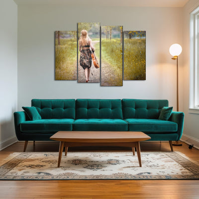 AUTO-MOCKUP ROOM | Hippie woman