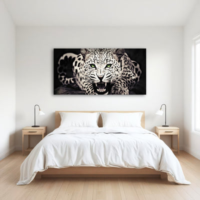 AUTO-MOCKUP ROOM | Leopard with Green Eyes