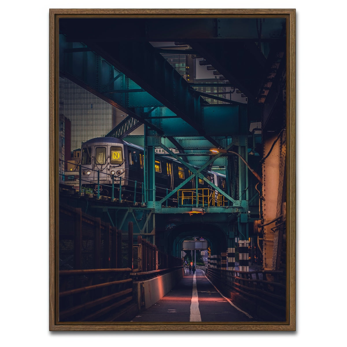 AUTO-MOCKUP WHITE | Manhattan Bound | 1 Piece | Walnut Framed Canvas | group=3x4