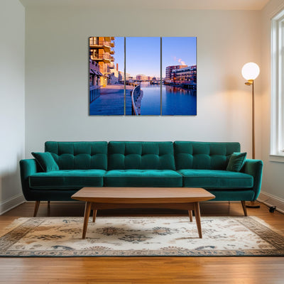 AUTO-MOCKUP ROOM | Milwaukee Third Ward Riverwalk