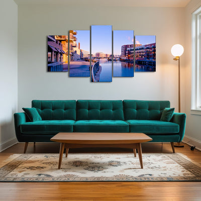 AUTO-MOCKUP ROOM | Milwaukee Third Ward Riverwalk