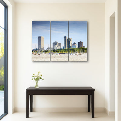 AUTO-MOCKUP ROOM | Milwaukee skyline day