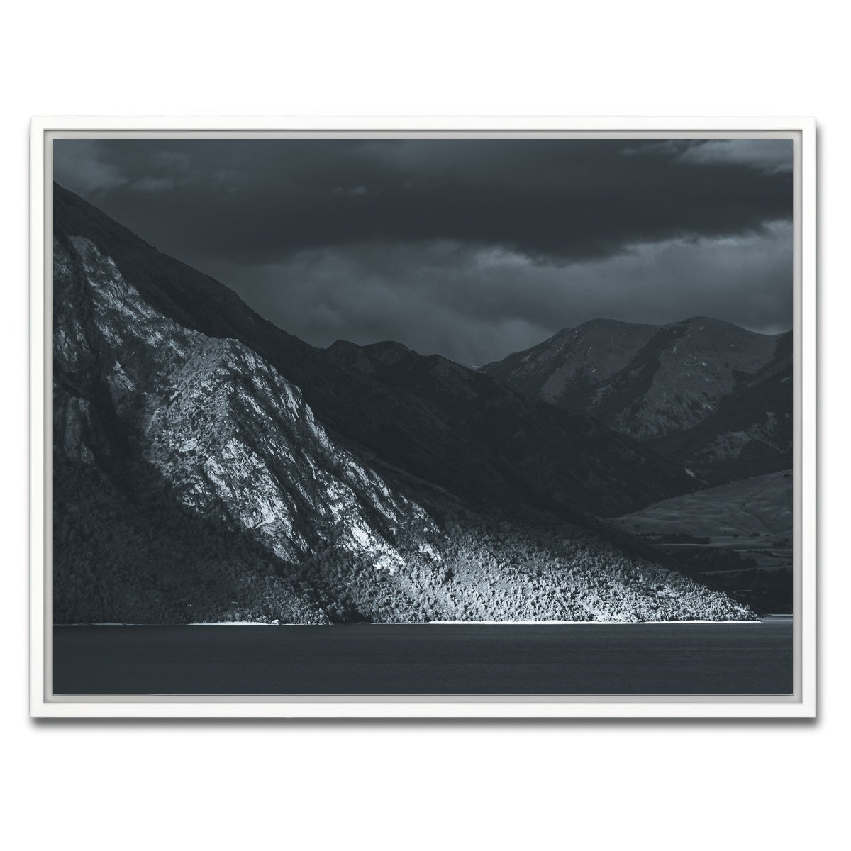 AUTO-MOCKUP WHITE | Moody Lake | 1 Piece | White Framed Canvas | group=4x3