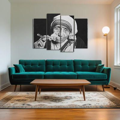 AUTO-MOCKUP ROOM | Mother Teresa