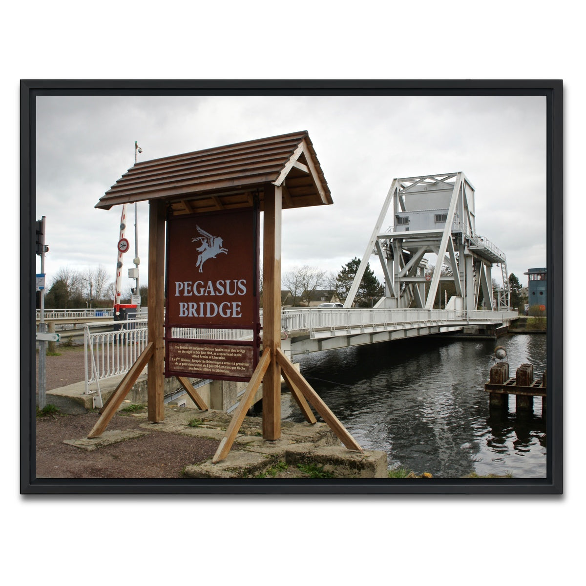 AUTO-MOCKUP WHITE | Pegasus Bridge | 1 Piece | Black Framed Canvas | group=4x3