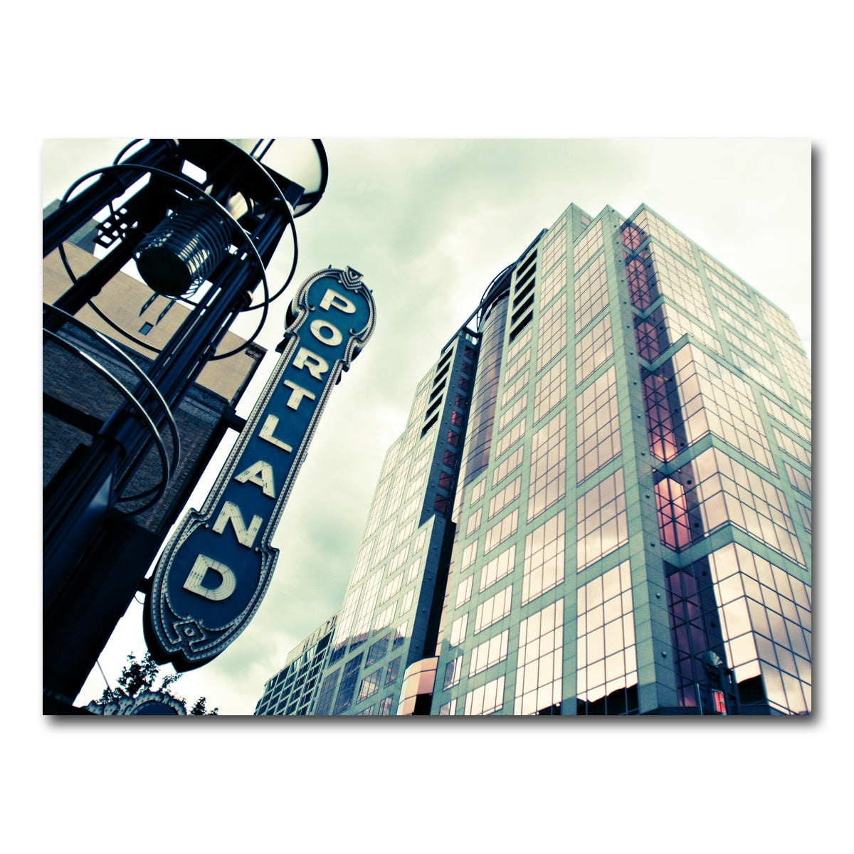 AUTO-MOCKUP WHITE | Portland Sign | 1 Piece | Gallery Wrap Canvas | group=4x3