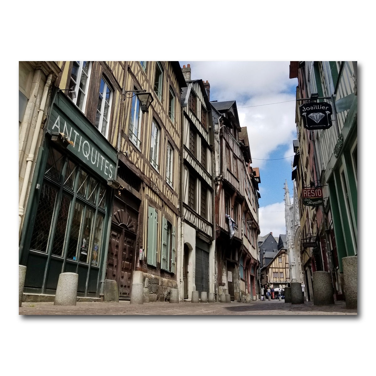 AUTO-MOCKUP WHITE | Rouen France | 1 Piece | Gallery Wrap Canvas | group=4x3