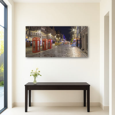 AUTO-MOCKUP ROOM | Royal Mile in Edinburgh