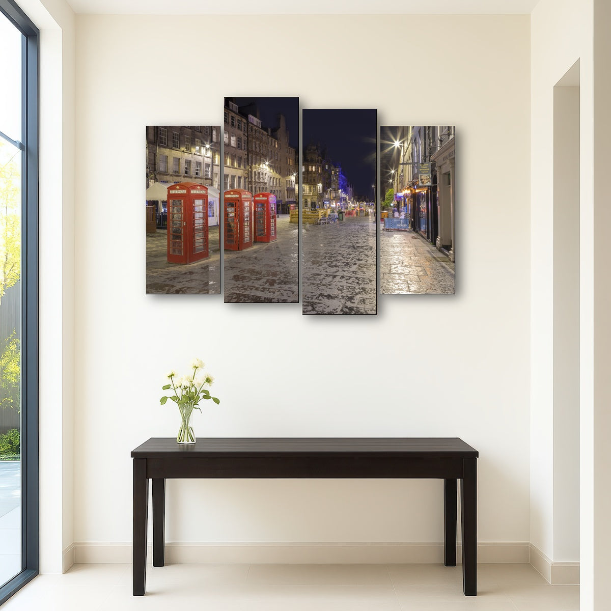 AUTO-MOCKUP ROOM | Royal Mile in Edinburgh