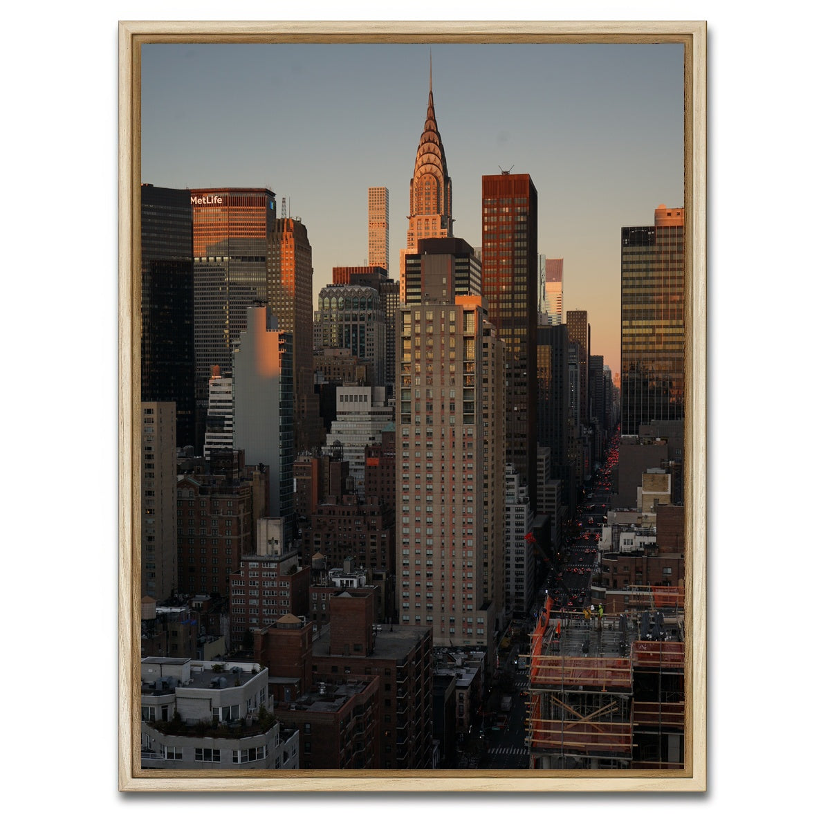AUTO-MOCKUP WHITE | Shadow on NYC Skyline | 1 Piece | Natural Framed Canvas | group=3x4