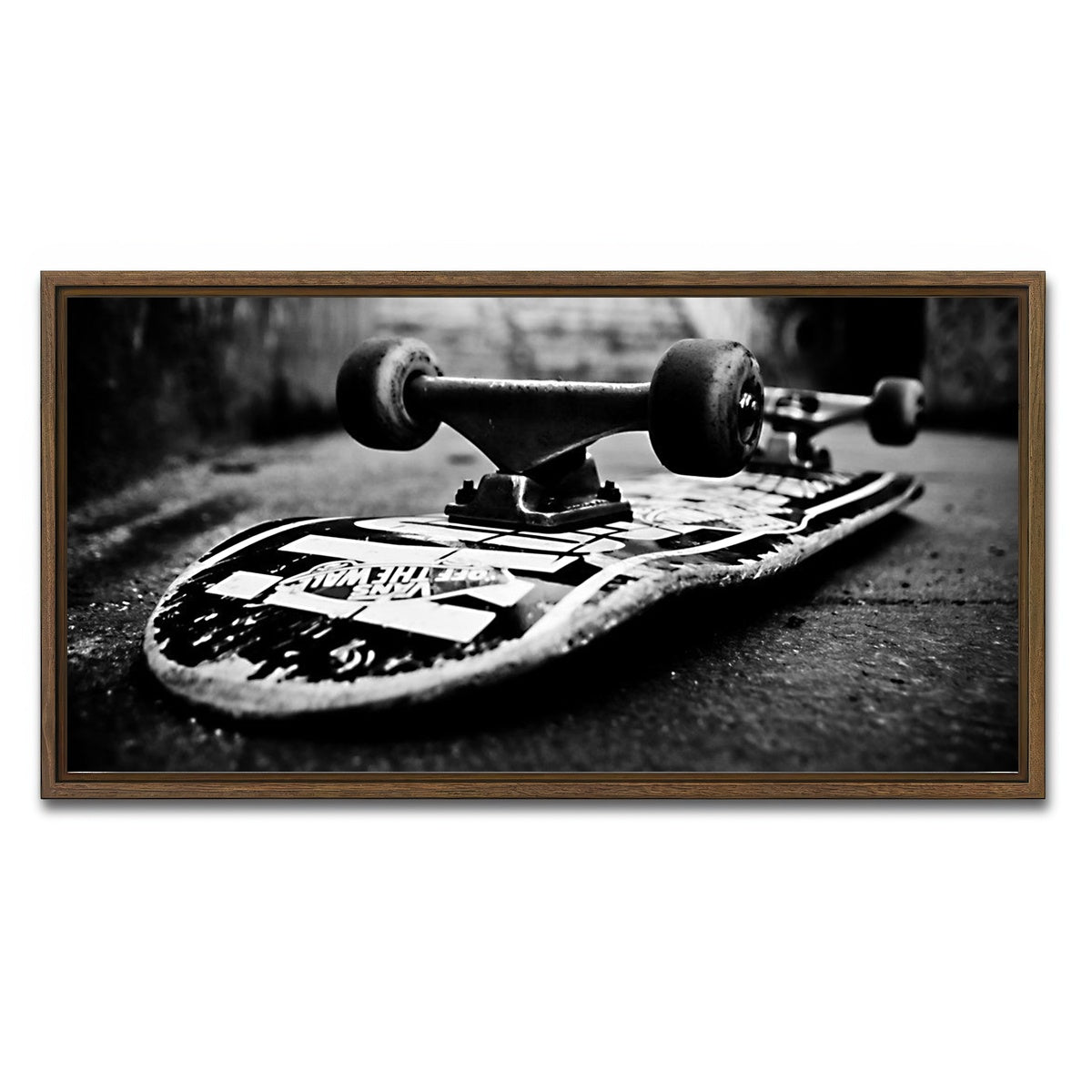 AUTO-MOCKUP WHITE | Skateboard | 1 Piece | Walnut Framed Canvas | group=2x1