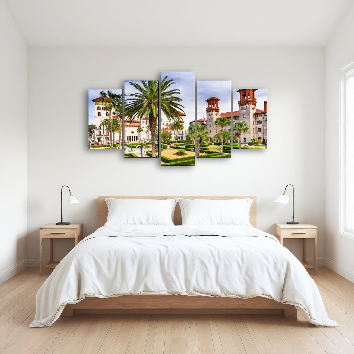 AUTO-MOCKUP ROOM | St. Augustine - Alcazar Courtyard