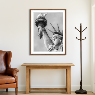 AUTO-MOCKUP ROOM | Statue Of Liberty Closeup Wall Art