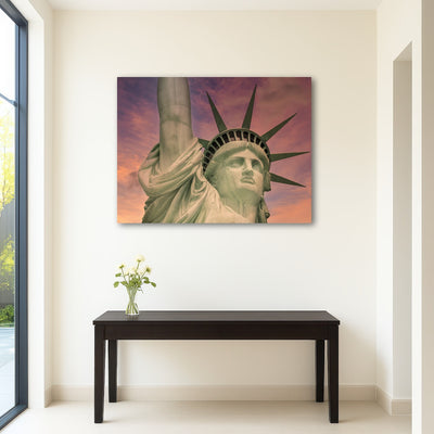 AUTO-MOCKUP ROOM | Statue of Liberty at sunset
