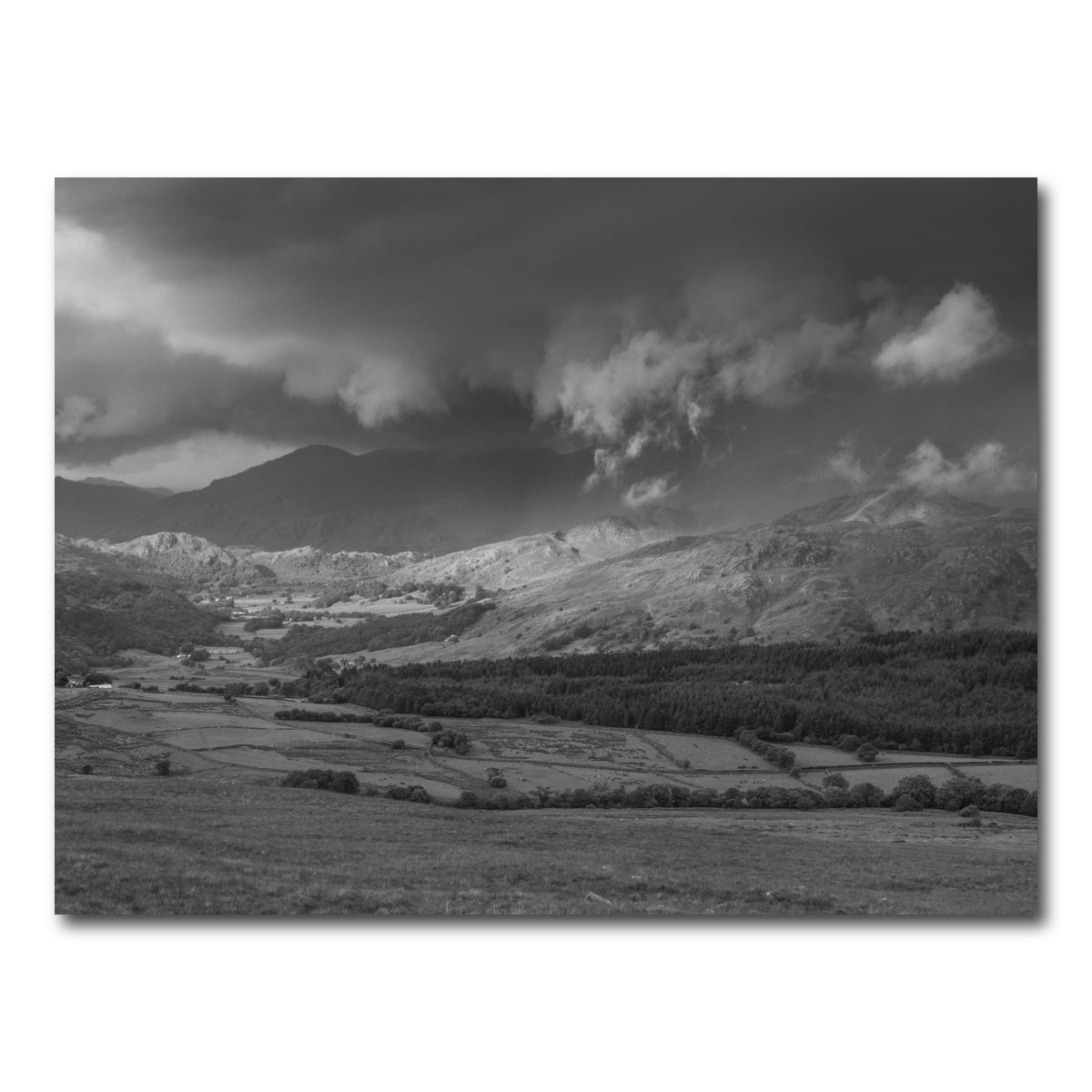 AUTO-MOCKUP WHITE | Stormy Fields | 1 Piece | Gallery Wrap Canvas | group=4x3