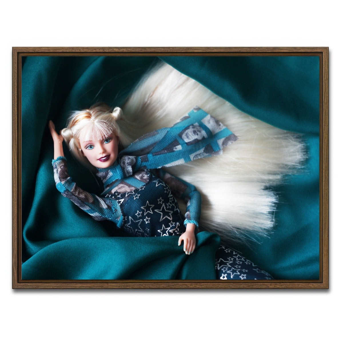 AUTO-MOCKUP WHITE | Stylish Barbie | 1 Piece | Walnut Framed Canvas | group=4x3