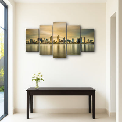 AUTO-MOCKUP ROOM | Sunset skyline of San Diego