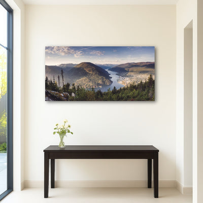 AUTO-MOCKUP ROOM | The Creek Below