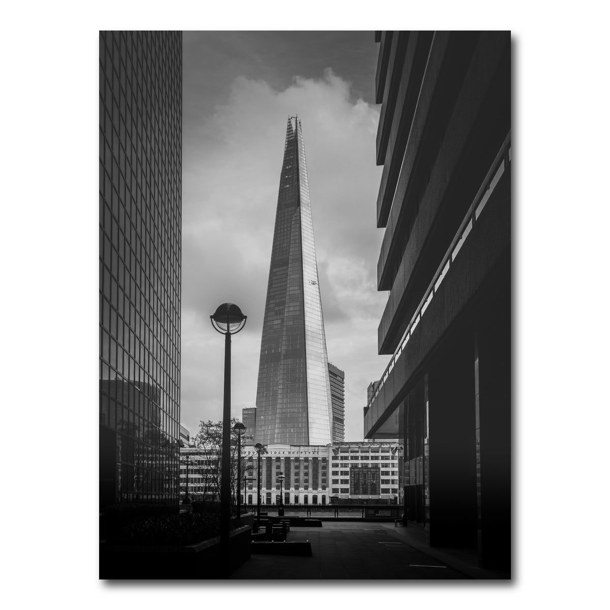 AUTO-MOCKUP WHITE | The Shard | 1 Piece | Gallery Wrap Canvas | group=3x4