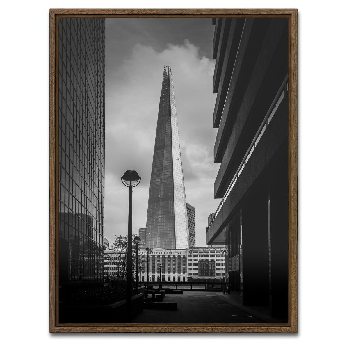AUTO-MOCKUP WHITE | The Shard | 1 Piece | Walnut Framed Canvas | group=3x4