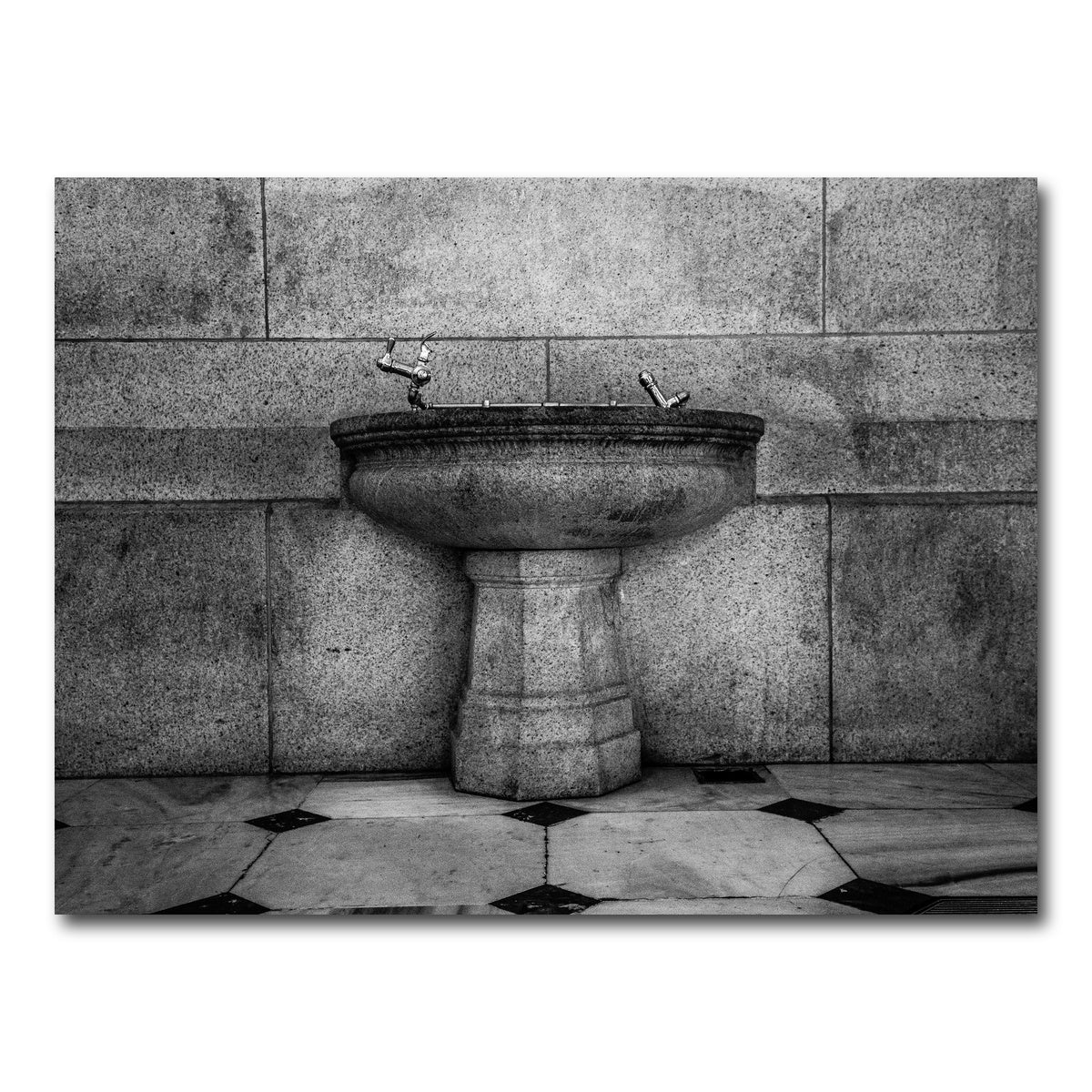 AUTO-MOCKUP WHITE | Vintage Fountain | 1 Piece | Gallery Wrap Canvas | group=4x3