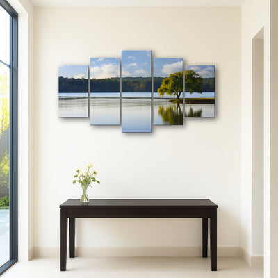 AUTO-MOCKUP ROOM | Willow tree on the Tennessee River