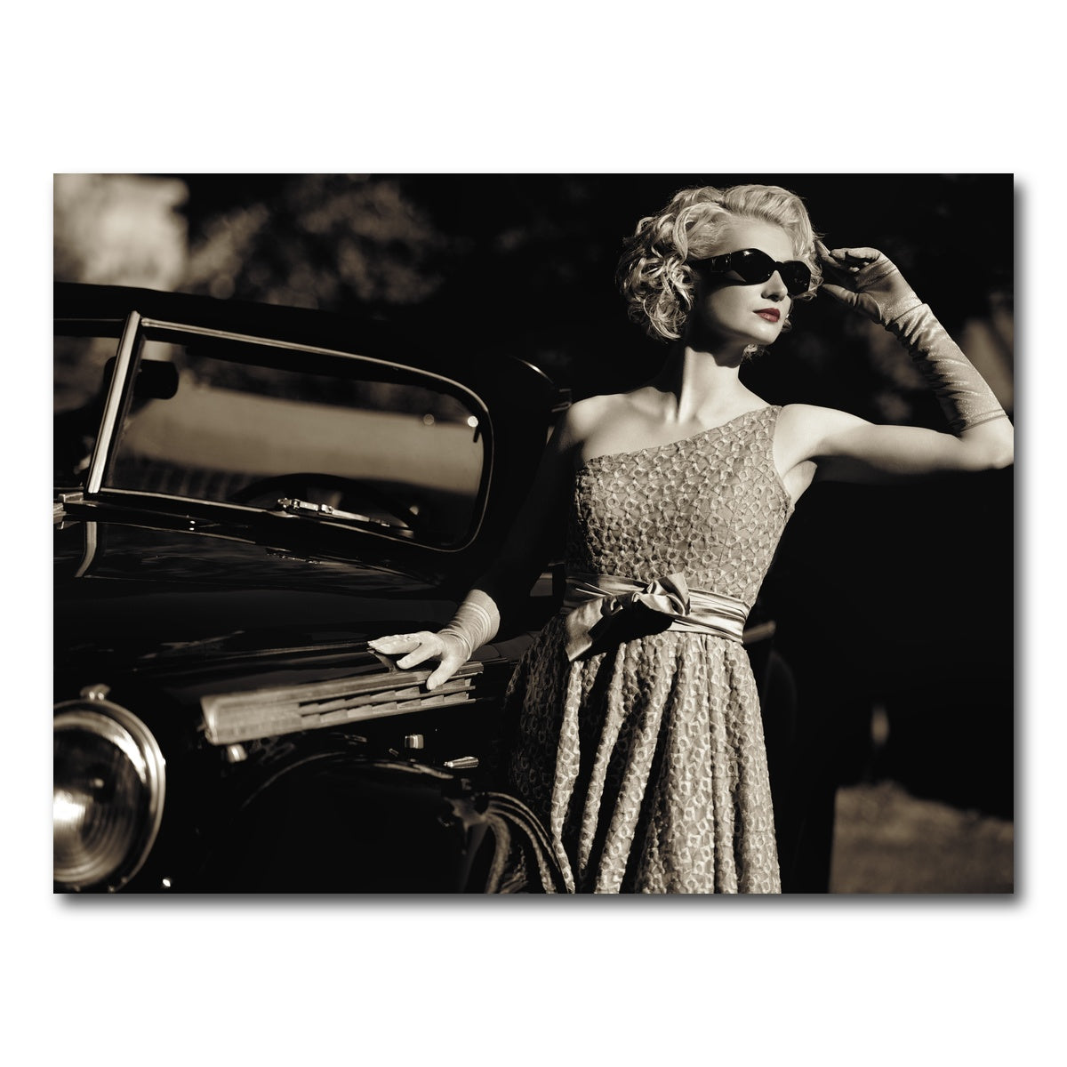 AUTO-MOCKUP WHITE | Woman and Retro Car | 1 Piece | Gallery Wrap Canvas | group=4x3