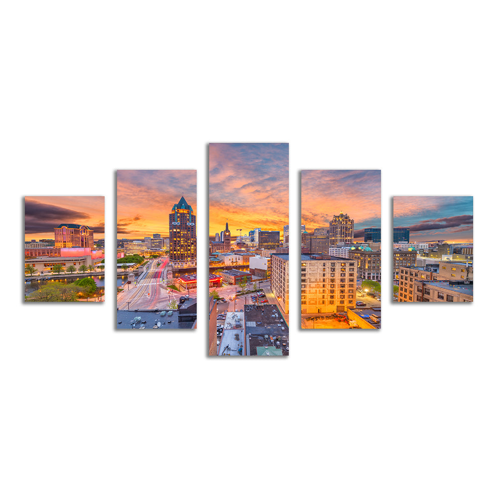 Milwaukee Skyline At Dusk Wall Art