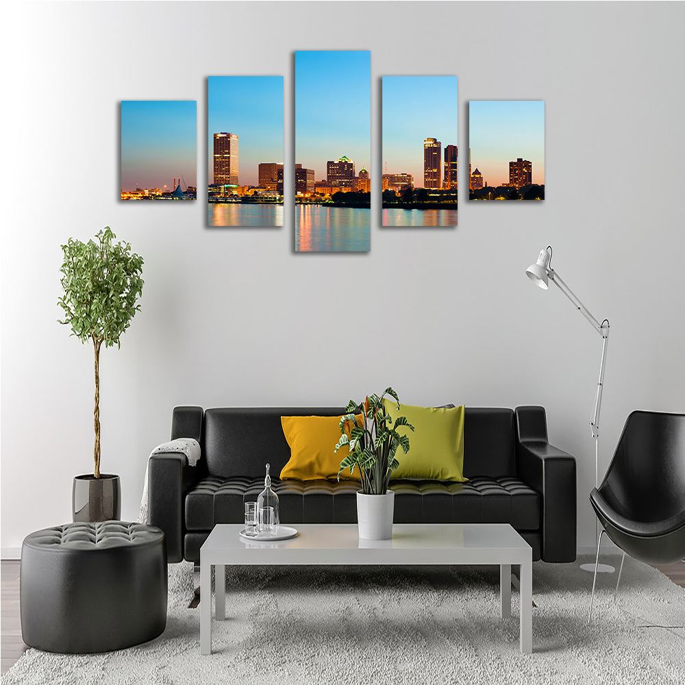 Milwaukee Skyline At Twilight Wall Art