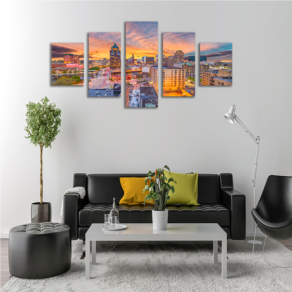 Milwaukee Skyline At Dusk Wall Art