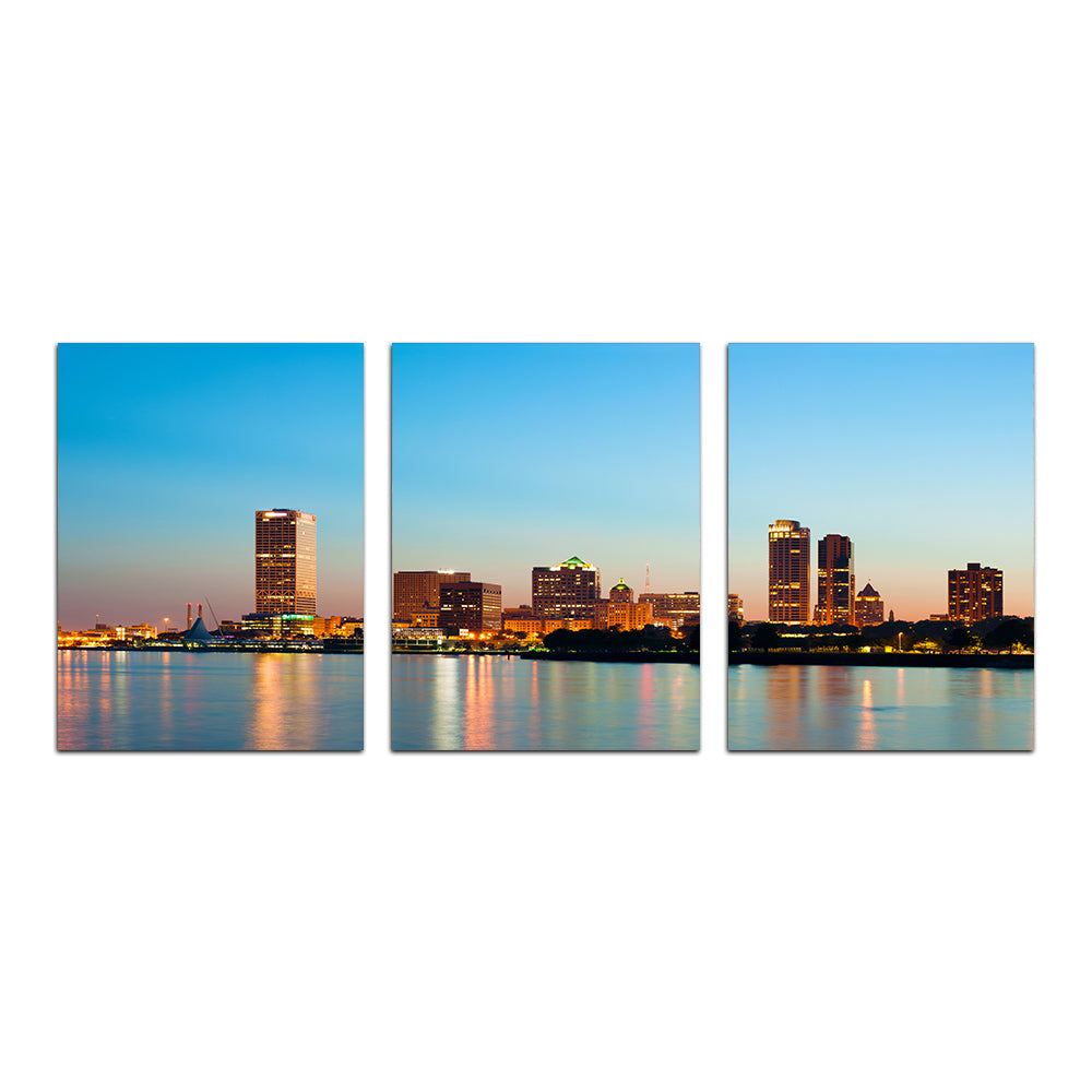 Milwaukee Skyline At Twilight Wall Art