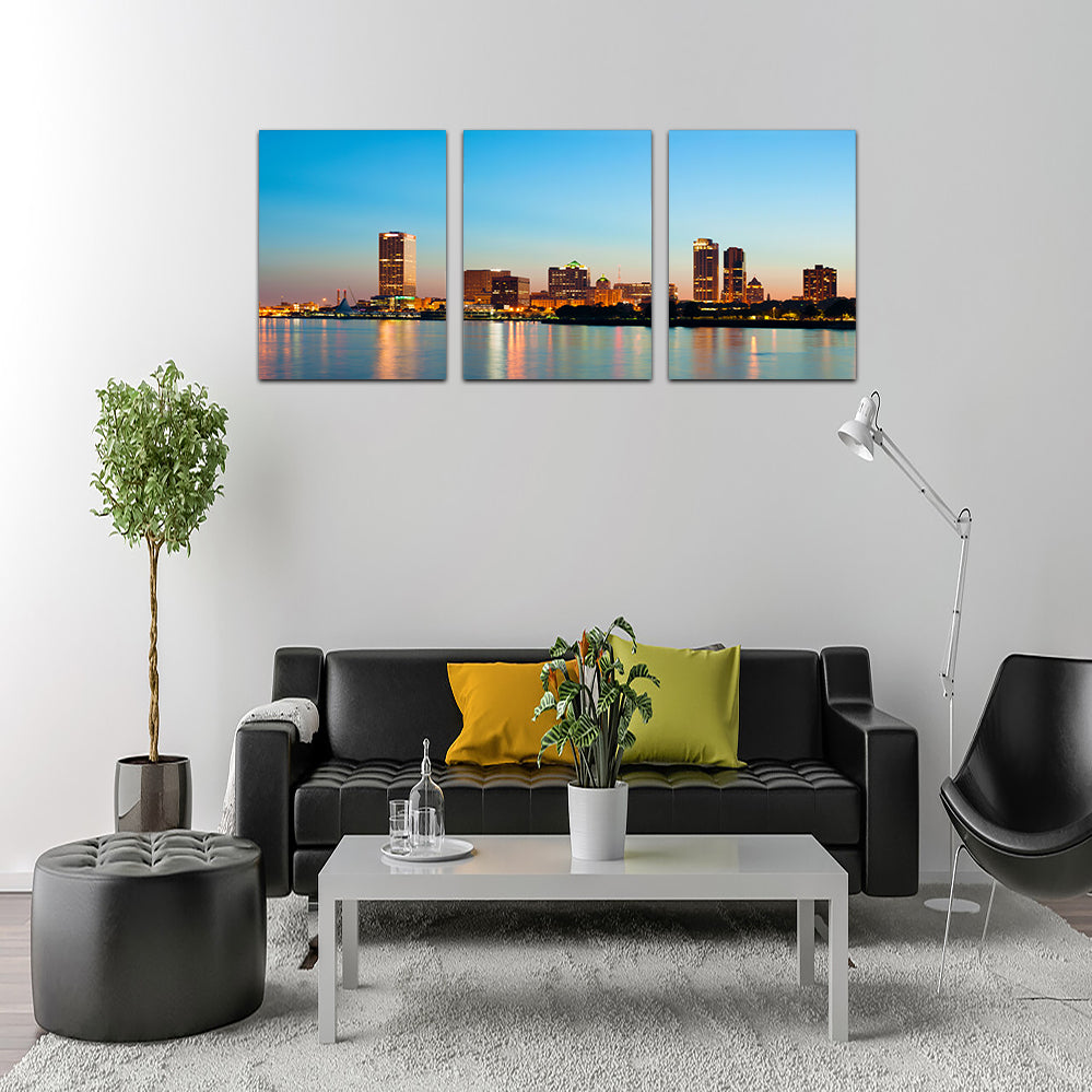 Milwaukee Skyline At Twilight Wall Art