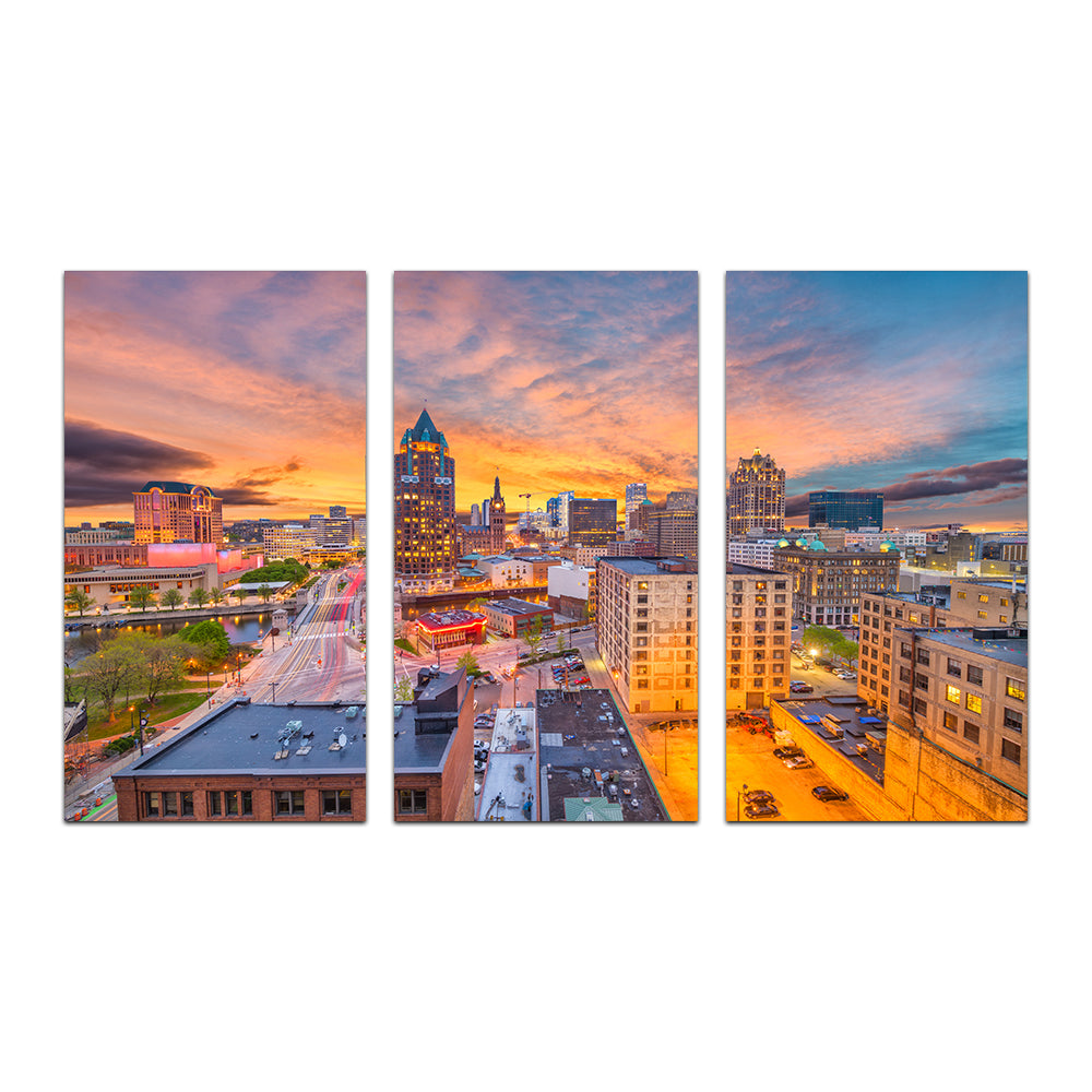 Milwaukee Skyline At Dusk Wall Art